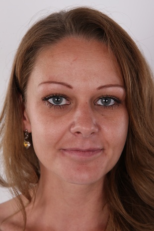 1. Download full pics of model Petra (30) from czechcasting.com