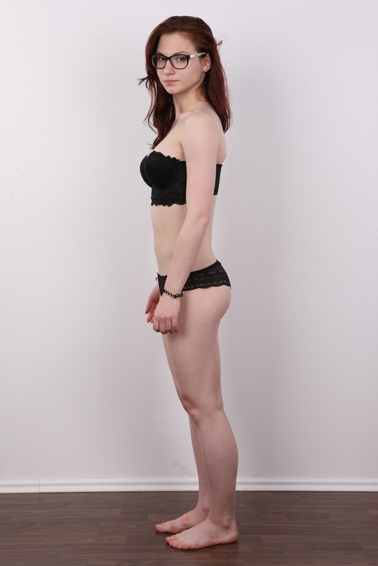 8. Download full pics of Nada (19) from czechcasting.com