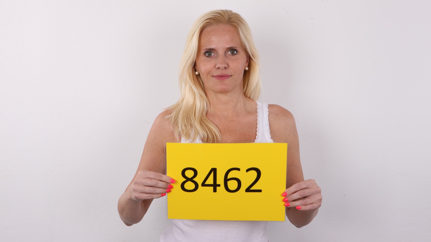 Laura (35)