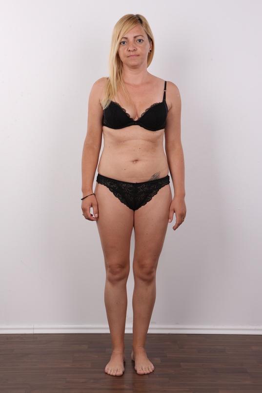 7. Download full pics of Misa (32) from czechcasting.com