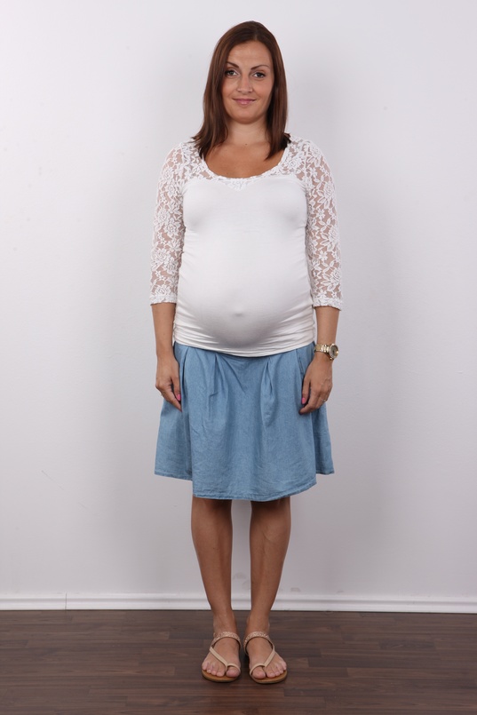 2. Download full pics of Katerina (31) from czechcasting.com