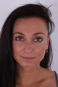 1. Download full pics of Denisa (21) from czechcasting.com