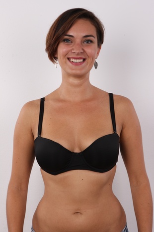 5. Download full pics of model Zuzana (29) from czechcasting.com