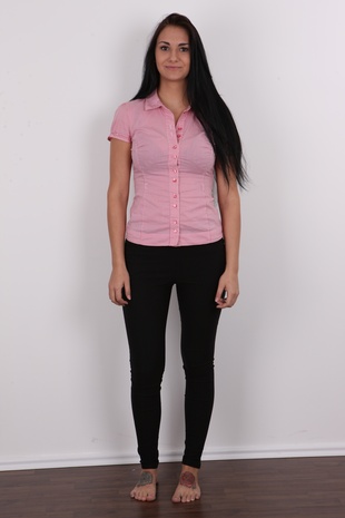 2. Download full pics of model Tereza (19) from czechcasting.com