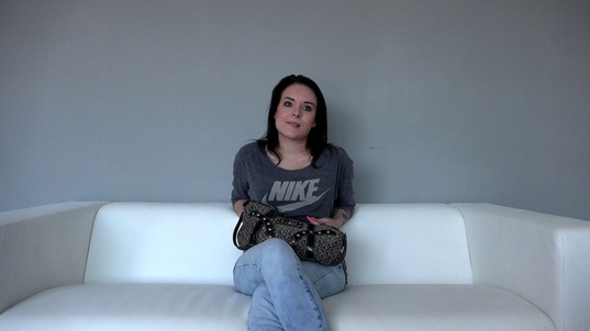 1. Download full pics of Miroslava (18) from czechcasting.com