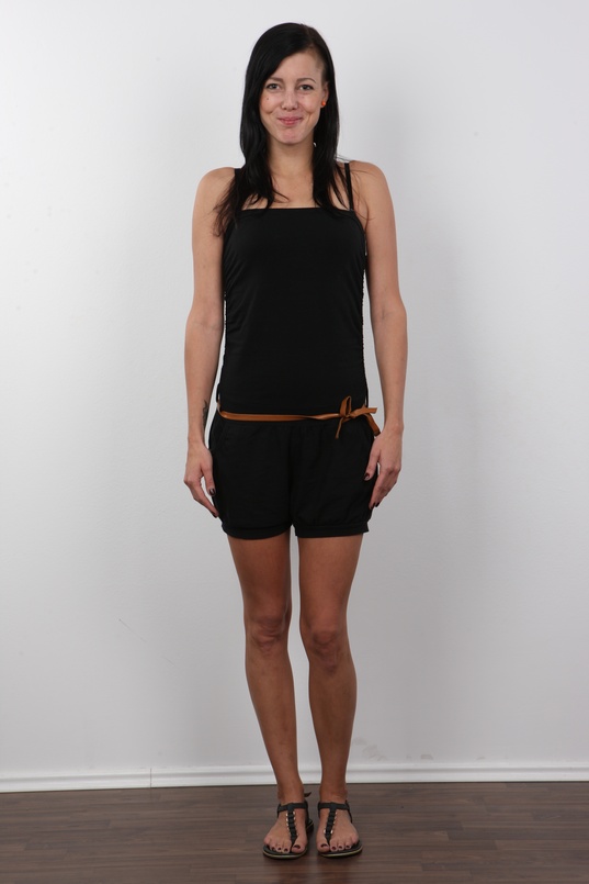 1. Download full pics of Lucie (26) from czechcasting.com