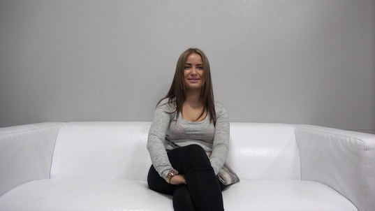 1. Download full pics of Anna (18) from czechcasting.com