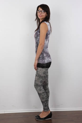 1. Download full pics of model Klara (20) from czechcasting.com