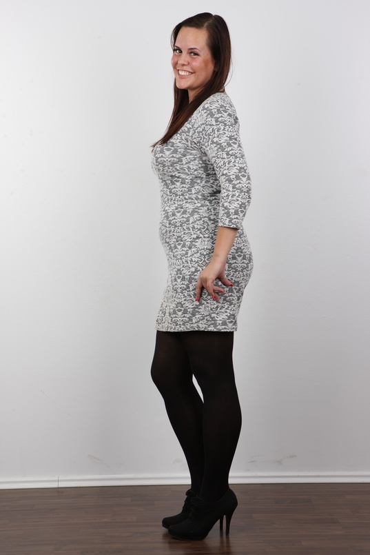 1. Download full pics of Martina (24) from czechcasting.com