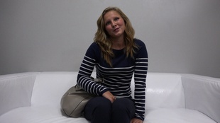 1. Download full pics of Jana (20) from czechcasting.com