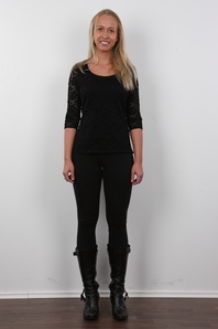 2. Download full pics of Dominika (20) from czechcasting.com