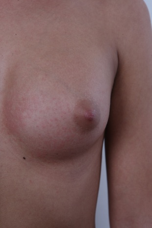 10. Download full pics of model Dominika (20) from czechcasting.com