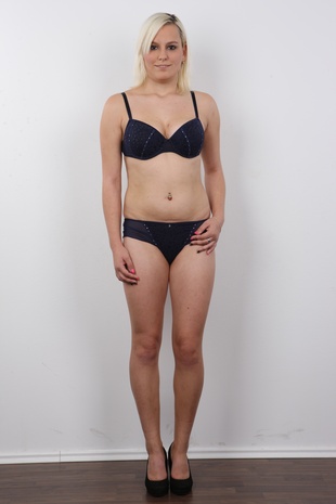 6. Download full pics of model Kristyna (21) from czechcasting.com