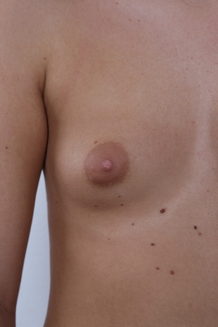 9. Download full pics of model Veronika (21) from czechcasting.com