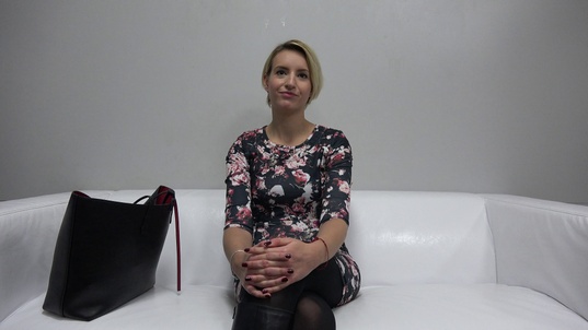 1. Download full pics of Eva (25) from czechcasting.com