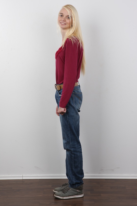 3. Download full pics of Kristyna (22) from czechcasting.com