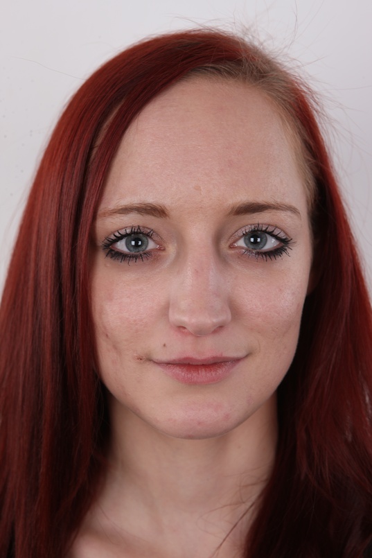 1. Download full pics of Lenka (24) from czechcasting.com