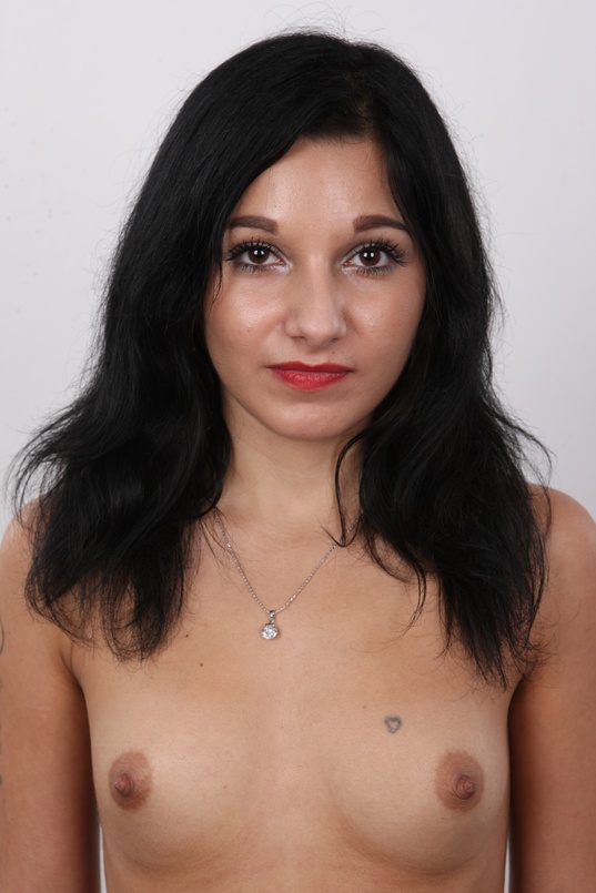 13. Download full pics of Pavlina (20) from czechcasting.com