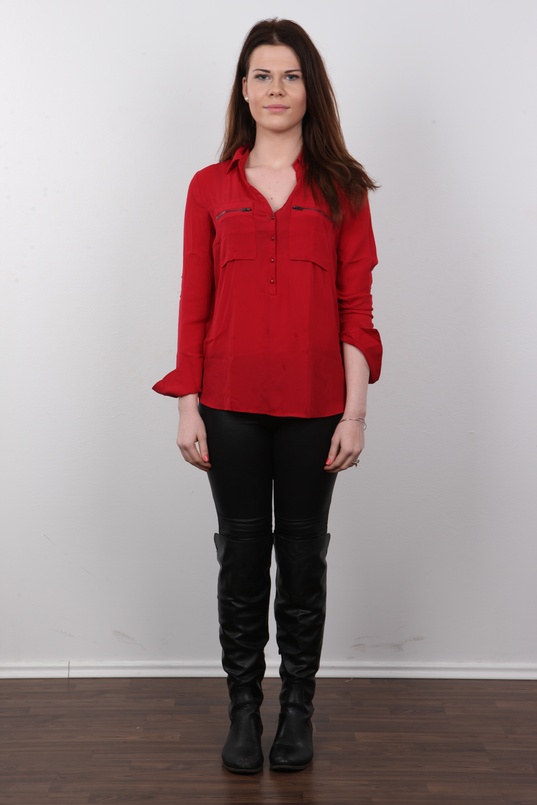 2. Download full pics of Martina (18) from czechcasting.com