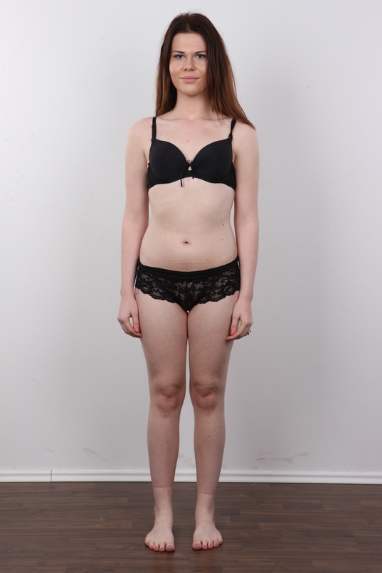 7. Download full pics of Martina (18) from czechcasting.com