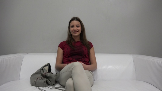 1. Download full pics of Veronika (21) from czechcasting.com