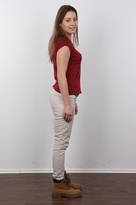 3. Download full pics of Veronika (21) from czechcasting.com