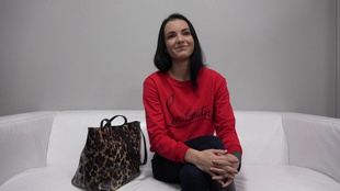 1. Download full pics of Eva (21) from czechcasting.com