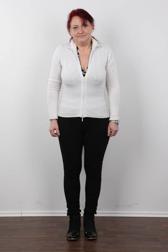 2. Download full pics of Monika (48) from czechcasting.com