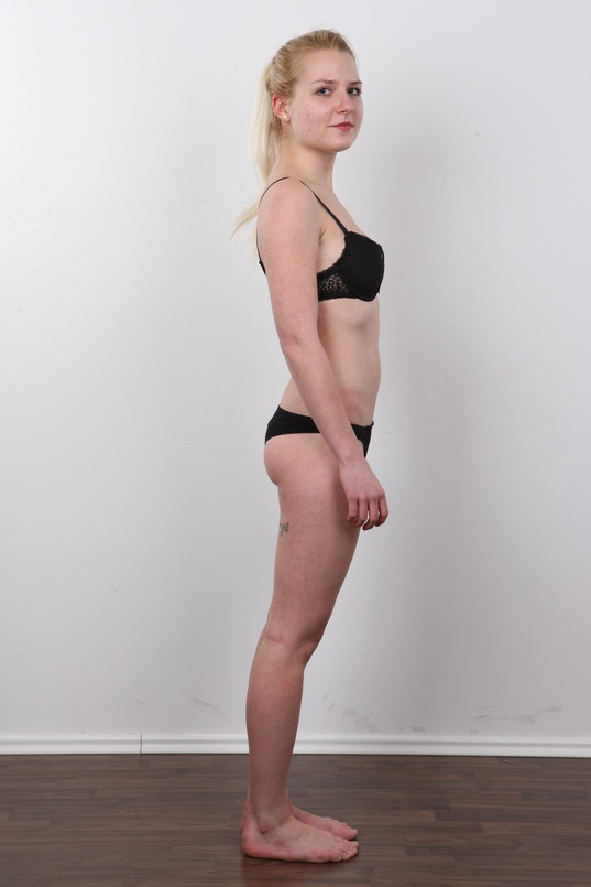 8. Download full pics of Tena (20) from czechcasting.com