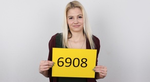 Czech Casting: Jolana (20)