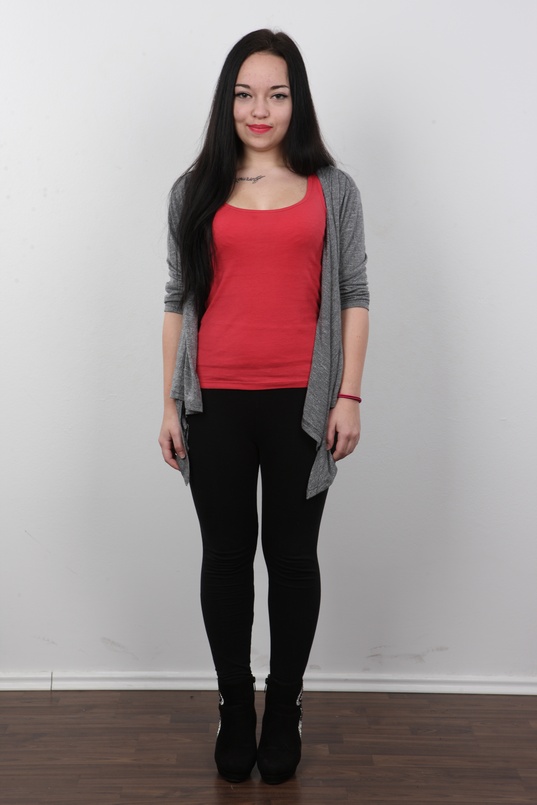 2. Download full pics of Adriana (18) from czechcasting.com