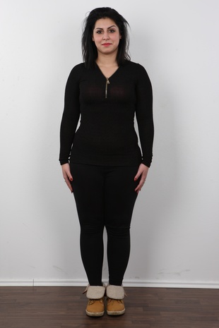 2. Download full pics of model Marcela (18) from czechcasting.com