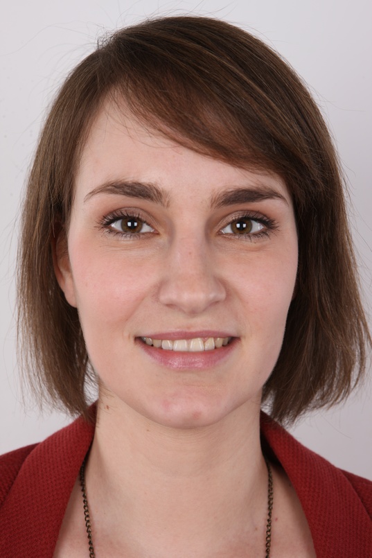 1. Download full pics of Martina (25) from czechcasting.com