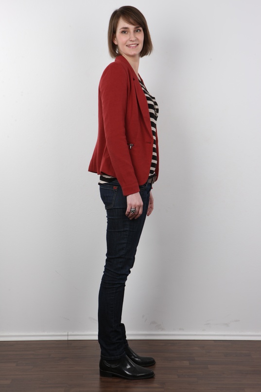 3. Download full pics of Martina (25) from czechcasting.com