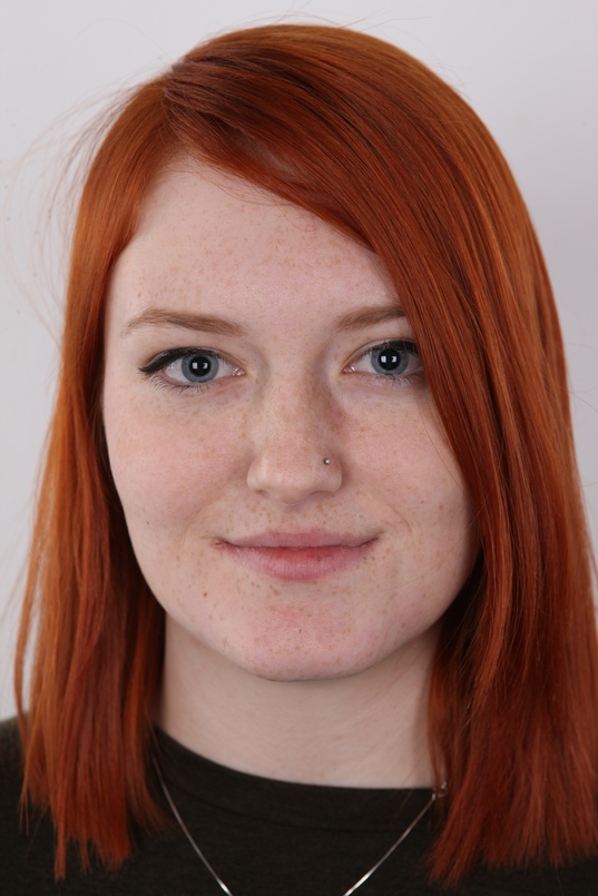 1. Download full pics of Barbora (19) from czechcasting.com