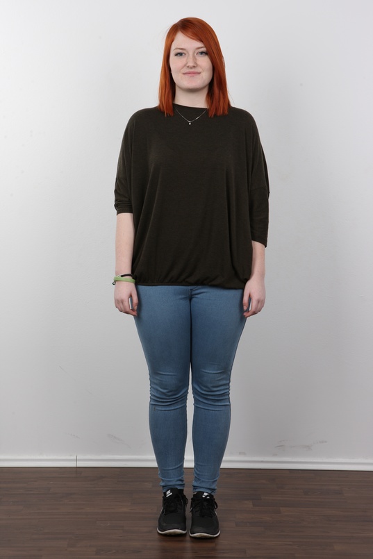 2. Download full pics of Barbora (19) from czechcasting.com