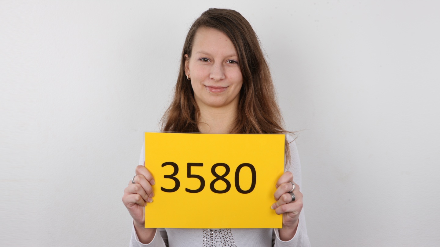 Sandra (19)