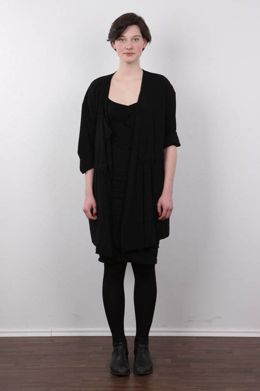 2. Download full pics of Anna (18) from czechcasting.com