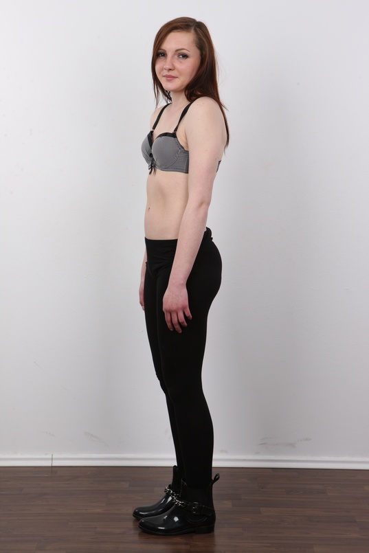 5. Download full pics of Kristyna (18) from czechcasting.com