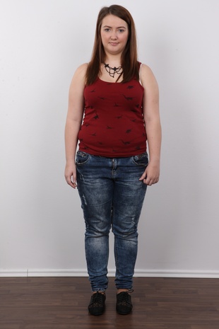 2. Download full pics of model Kristyna (20) from czechcasting.com