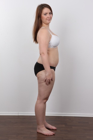 8. Download full pics of model Kristyna (20) from czechcasting.com