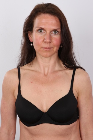 6. Download full pics of model Katka (37) from czechcasting.com