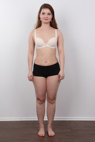 7. Download full pics of model Darina (22) from czechcasting.com