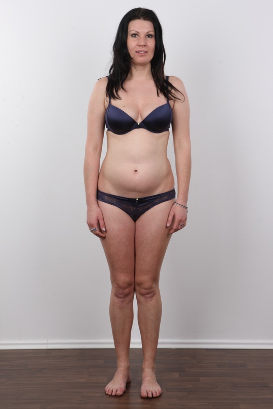 7. Download full pics of Stanislava (29) from czechcasting.com