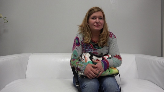 1. Download full pics of Veronika (19) from czechcasting.com