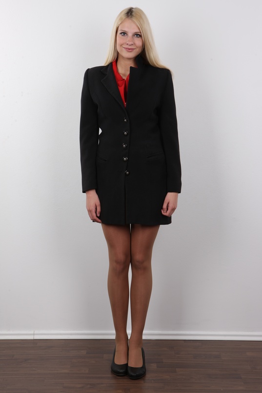 2. Download full pics of Lea (18) from czechcasting.com