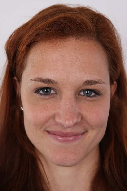 1. Download full pics of Klara (24) from czechcasting.com