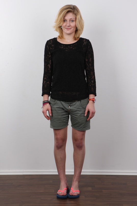 2. Download full pics of Jana (20) from czechcasting.com