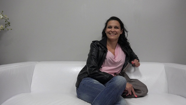 1. Download full pics of Radka (35) from czechcasting.com