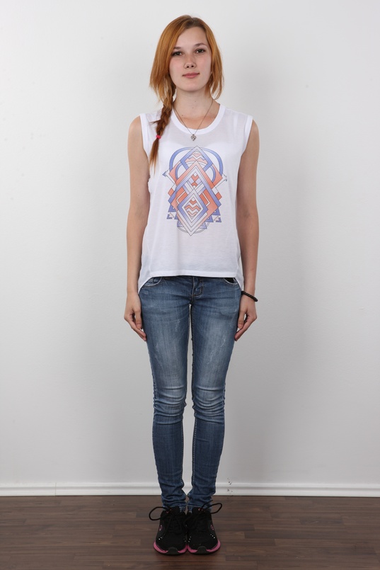 2. Download full pics of Bara (18) from czechcasting.com